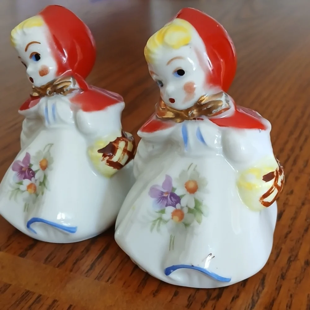 Red and‎ White Decorative Ceramic Accents